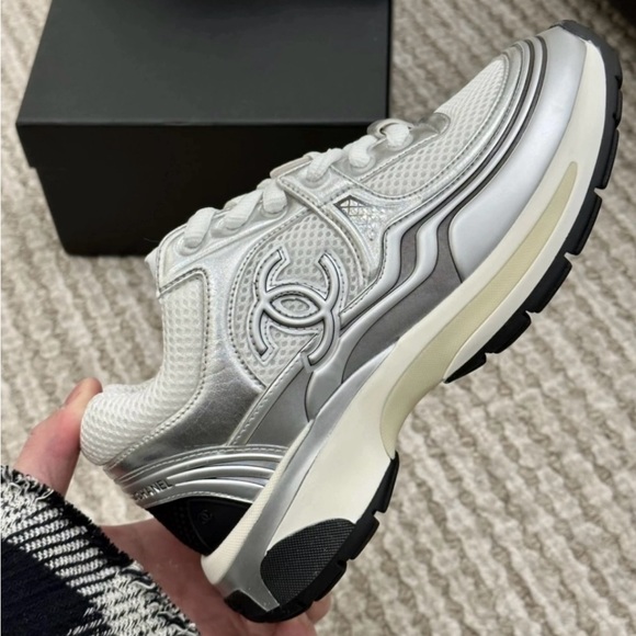 BRAND NEW Chanel Leather Trainers - Picture 5 of 10